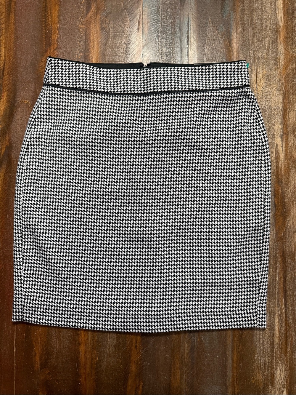 Banana Republic Women’s Size 6 Houndstooth Pencil Skirt NWT